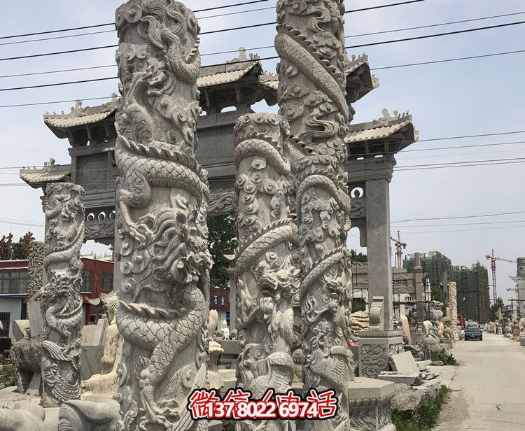 精美石雕龍柱擺件，為寺院景觀增添華麗風(fēng)采