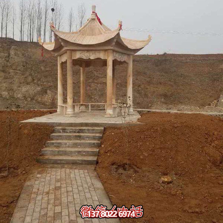 色彩斑斕的晚霞紅涼亭，讓您享受中式園林的繽紛景點(diǎn)