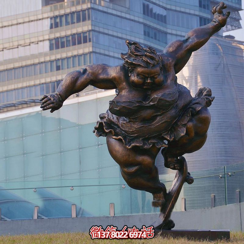 玻璃鋼雕塑滑板車，為城市公園和廣場(chǎng)帶來活力