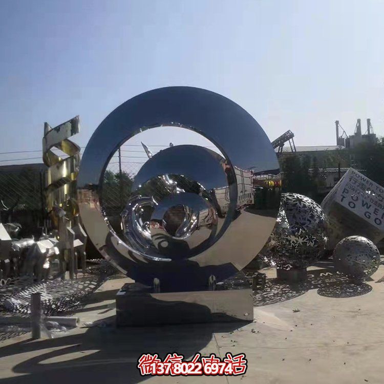 不銹鋼抽象幾何雕塑，鏡面圓環(huán)裝飾廣場、園林