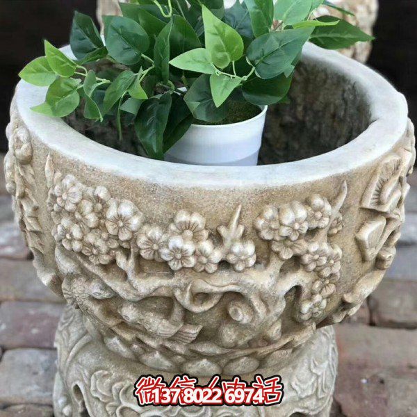 精美藝術(shù)石雕花盆，讓繁復(fù)多彩的花紋與浮雕結(jié)合，打造出精美的大理石雕塑