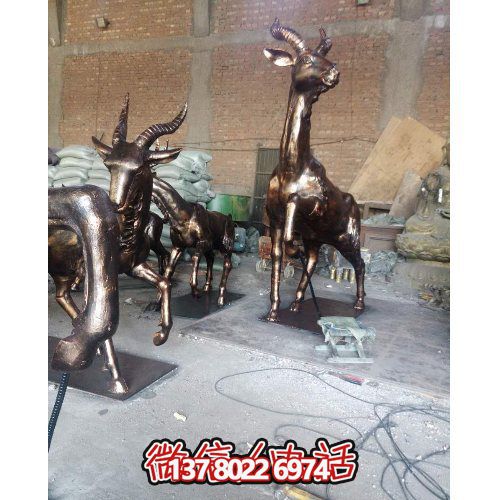 大型梅花鹿銅雕雕塑，裝點(diǎn)別墅小區(qū)