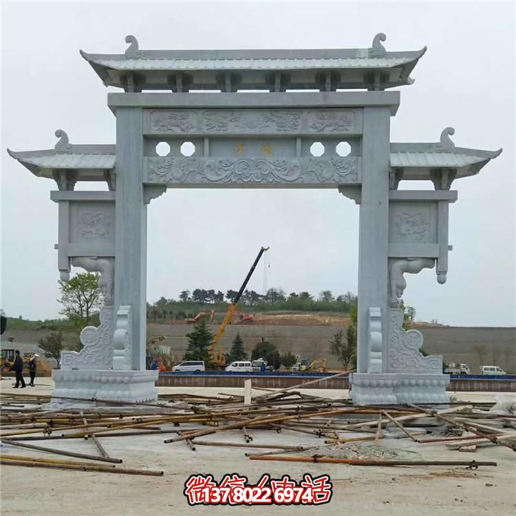 傳統(tǒng)工藝石雕牌坊，點(diǎn)綴鄉(xiāng)村美景