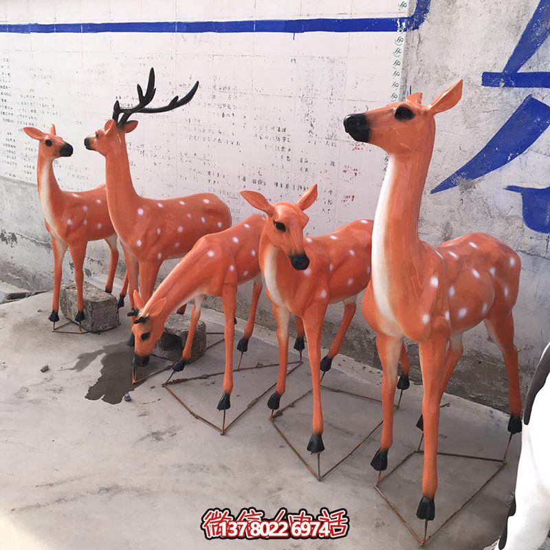 彩繪玻璃鋼雕塑鹿，靜謐優(yōu)雅完美綻放