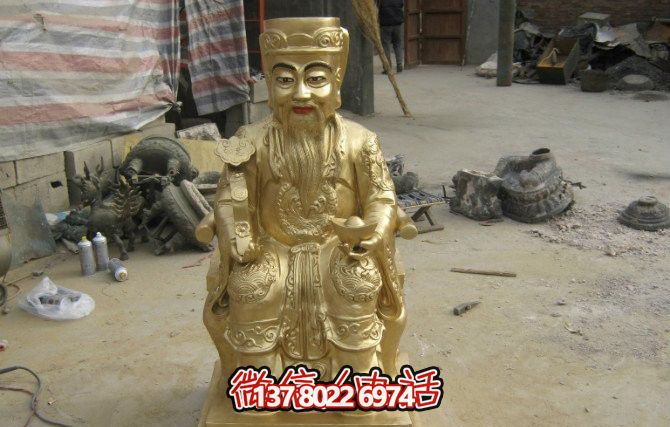 手工制作的供奉佛像，傳承古老文化的精粹