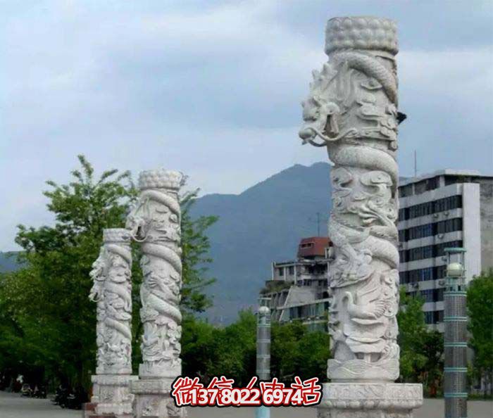 集大理石、石雕、龍柱于一體的大理景觀廣場(chǎng)