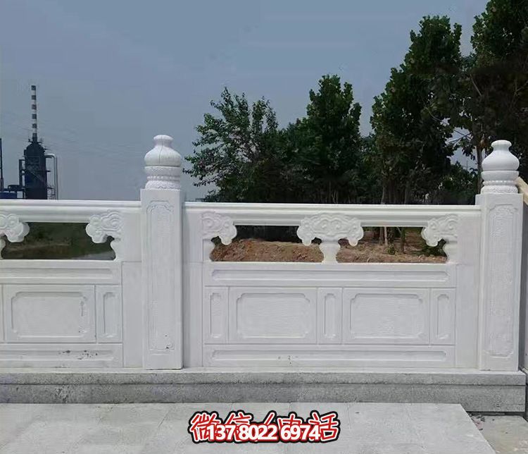 漢白玉鏤空石橋欄桿雕塑，為景區(qū)增添精彩