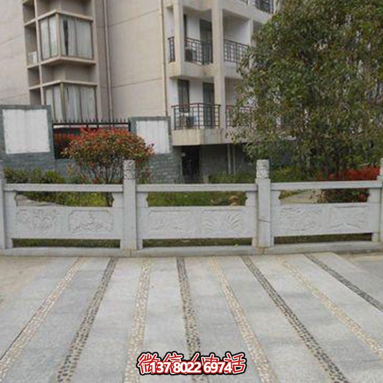 高品質(zhì)青石雕刻欄桿欄板，為您的小區(qū)裝飾添彩