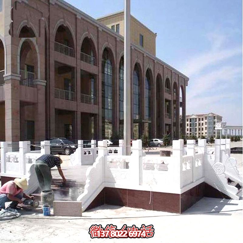 高雅華麗的漢白玉雕塑升旗臺(tái)，為你的飛機(jī)場(chǎng)增添華麗色彩