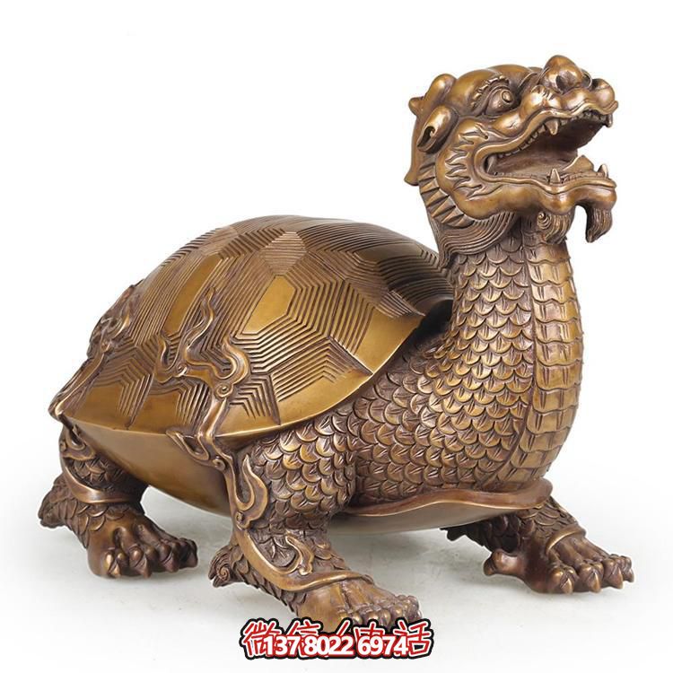 巨型銅雕龍龜?shù)袼?，拙樸寺廟裝點(diǎn)