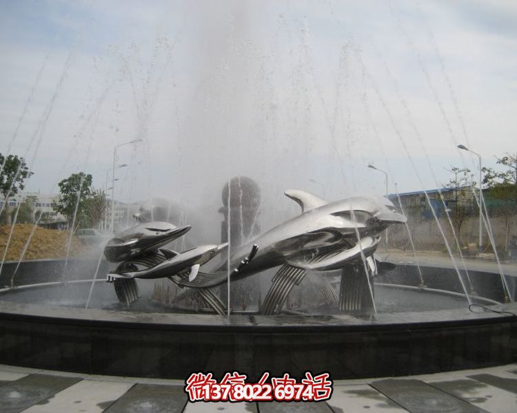 不銹鋼海豚雕塑，裝飾現(xiàn)代廣場(chǎng)的水景