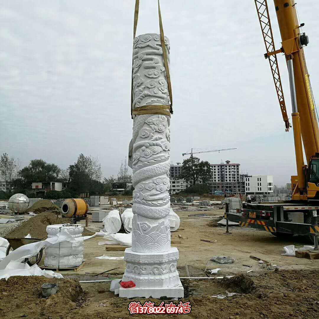 漢白玉浮雕古體龍柱點(diǎn)綴園林廣場 漢白玉浮雕古體龍柱點(diǎn)綴園林廣場