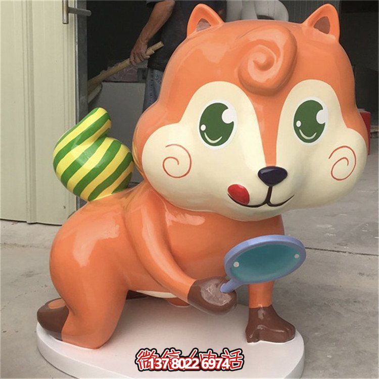 玻璃鋼結(jié)構(gòu)兒童樂園，卡通松鼠公仔裝飾