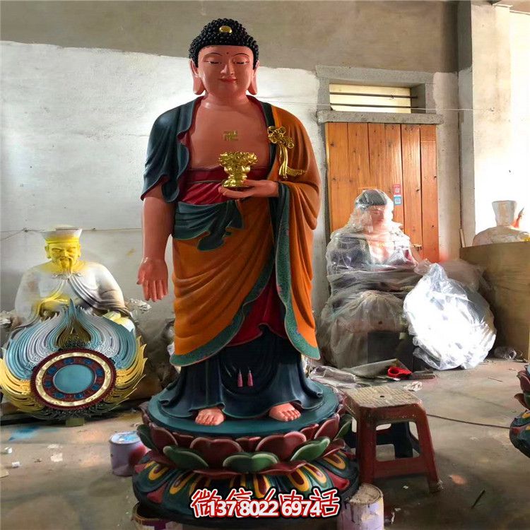 玻璃鋼彩繪神佛三圣雕塑，為景區(qū)大型景觀裝飾品