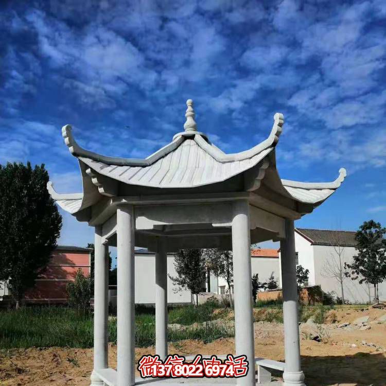 仿古休閑涼亭，天然青石擺放于戶外村莊