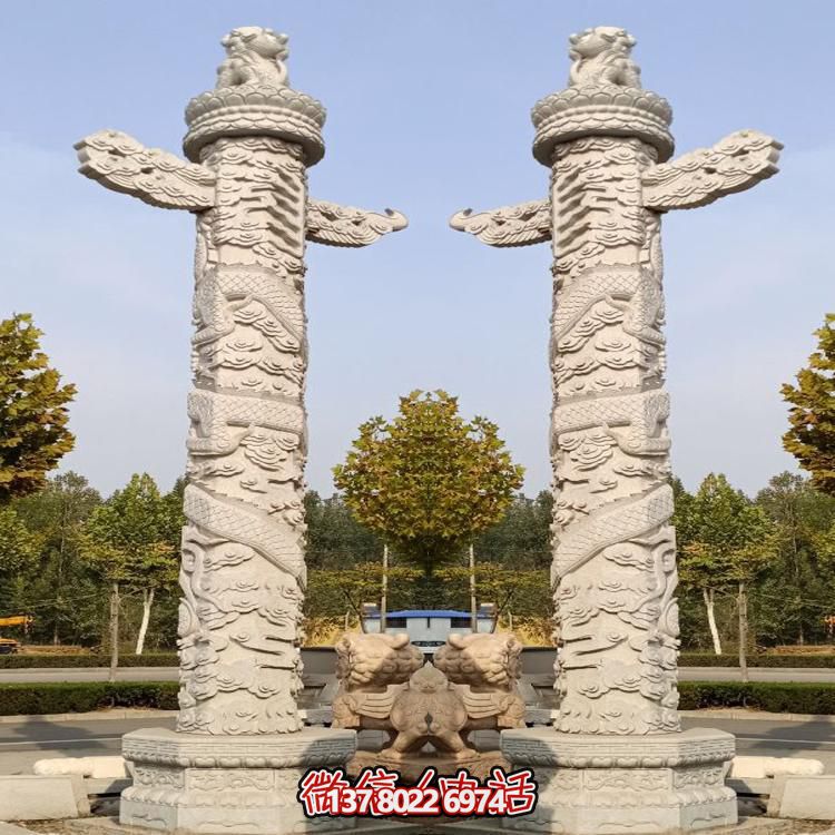 精美大理石手工雕刻龍紋華表雕塑，點綴廣場美景