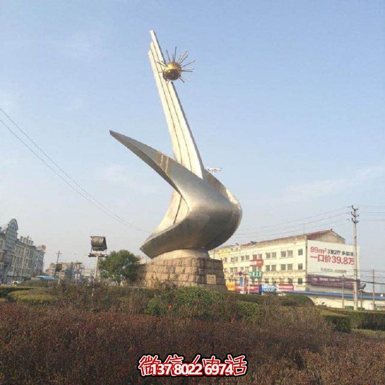 大型不銹鋼鏡面擺件，點(diǎn)綴美麗園林景觀