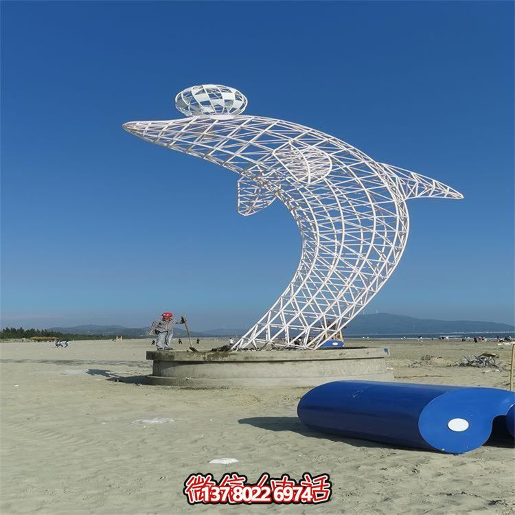 不銹鋼海豚鏤空雕塑，點(diǎn)綴大型景觀廣場(chǎng)