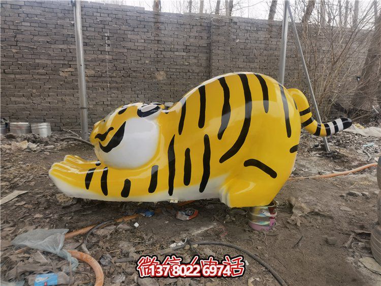 玻璃鋼小老虎雕塑，裝點(diǎn)精美的園林景觀