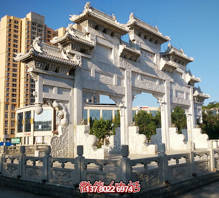 精美石雕牌坊，給城市的小區(qū)增添了一抹精致的文化氣息