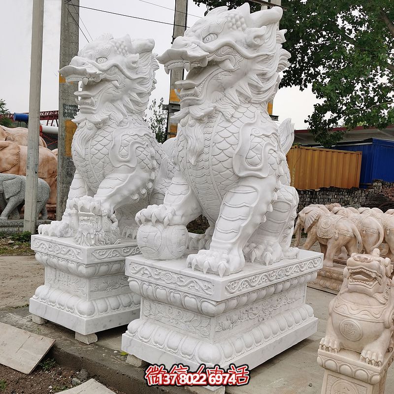 古典漢白玉大型麒麟景觀雕塑，點(diǎn)綴庭院、別墅神秘氣息
