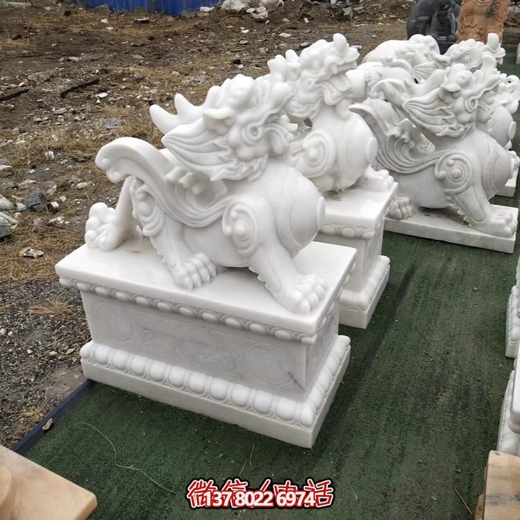 漢白玉貔貅雕塑，門口裝飾打造質(zhì)感庭院