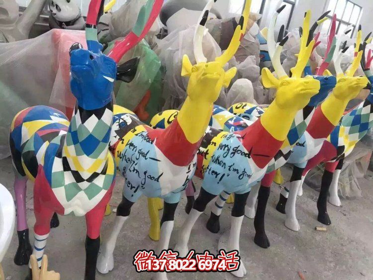 彩繪玻璃鋼鹿雕塑，商場(chǎng)、兒童樂園風(fēng)格擺件