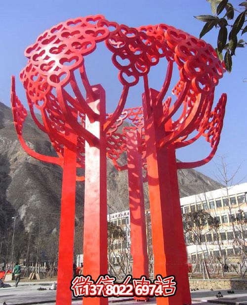 室內(nèi)不銹鋼心形雕塑，點綴別墅景區(qū)美景